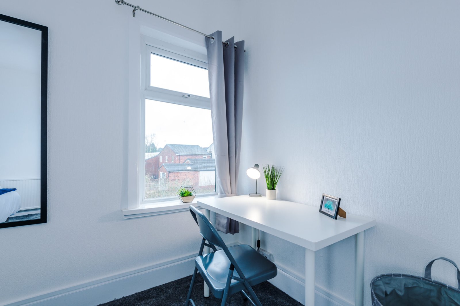 Salford Holiday Homes Manchester Near City Centre | Urban Stay Enjoy-a-spacious-holiday-home-in-Salford-near-Manchester.-Includes-WiFi,-parking,-and-quick-access-to-transport,-business-districts.-Book-Now