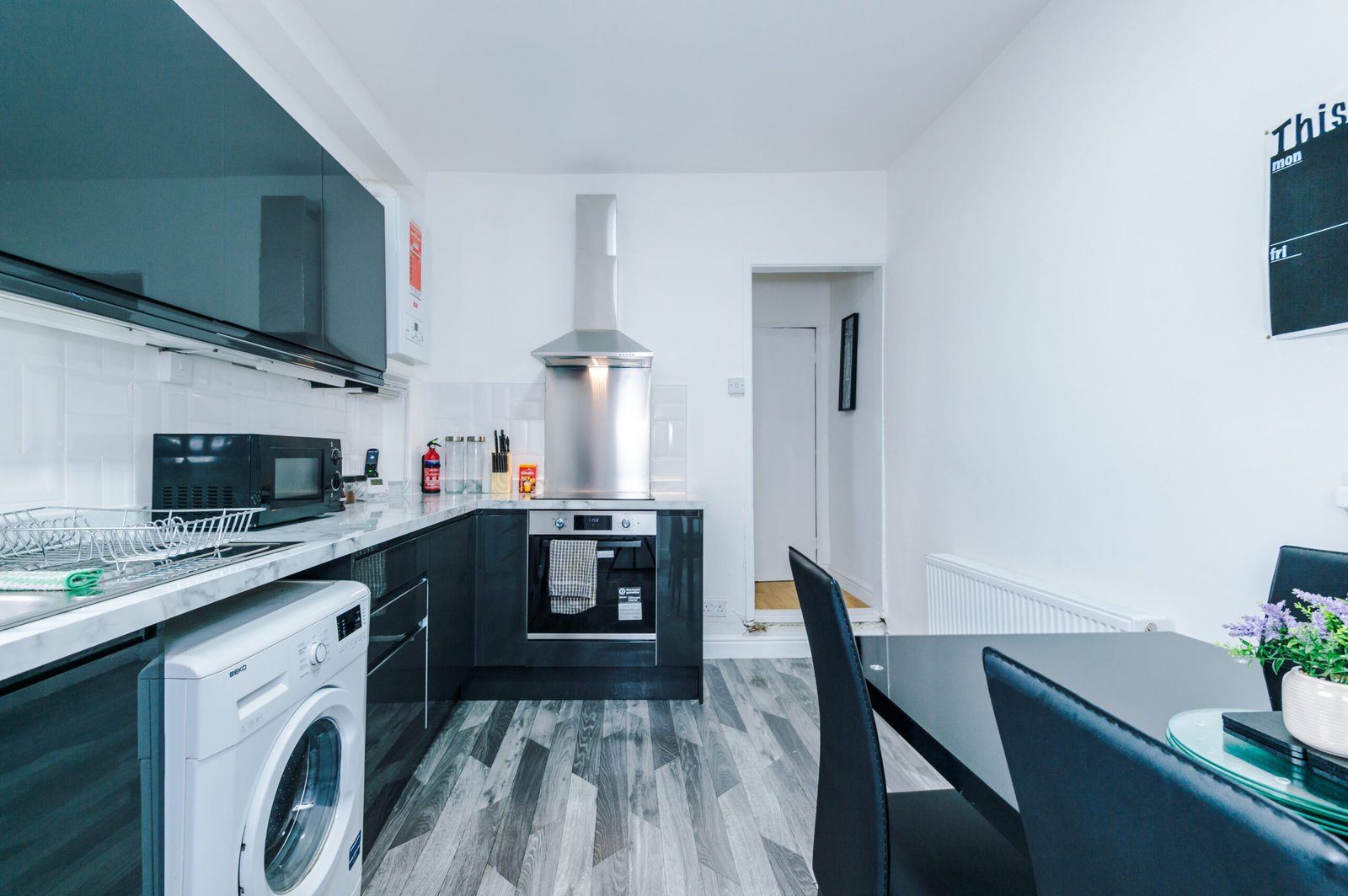 Salford Holiday Homes Manchester Near City Centre | Urban Stay Enjoy-a-spacious-holiday-home-in-Salford-near-Manchester.-Includes-WiFi,-parking,-and-quick-access-to-transport,-business-districts.-Book-Now