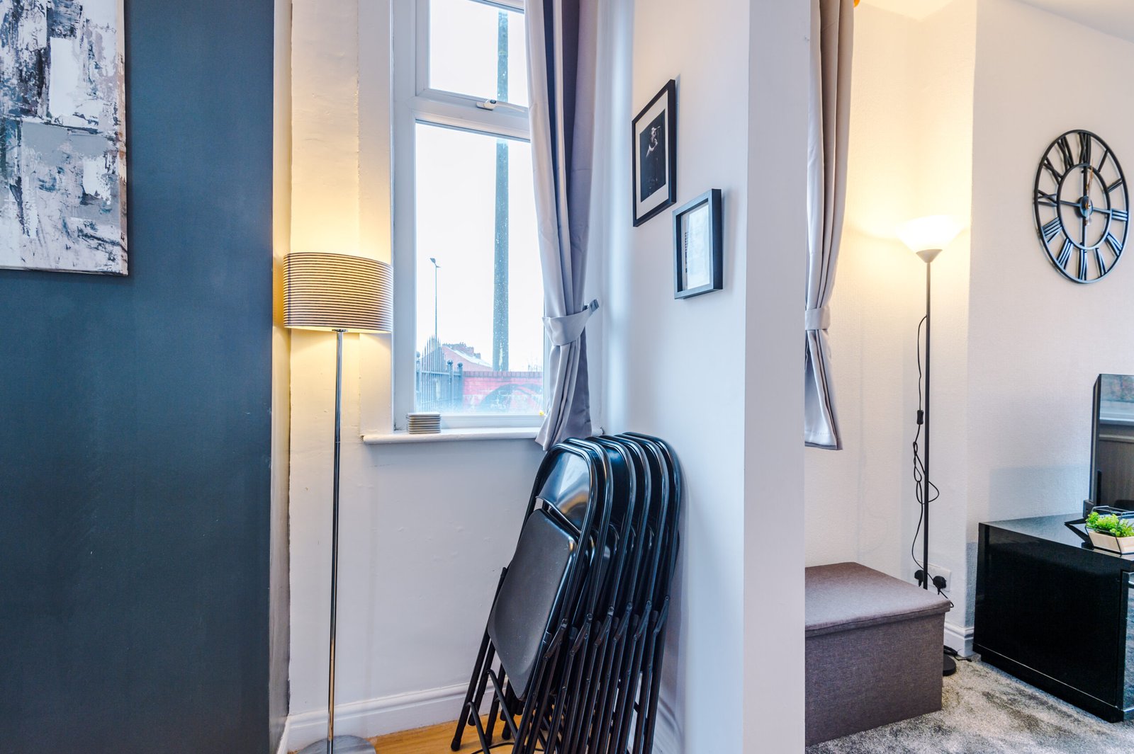Salford Holiday Homes Manchester Near City Centre | Urban Stay Enjoy-a-spacious-holiday-home-in-Salford-near-Manchester.-Includes-WiFi,-parking,-and-quick-access-to-transport,-business-districts.-Book-Now