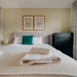 Book short let accommodation in Horley near Gatwick Airport. Our self-catering apartments in South London are fully furnished with all bills