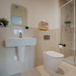 Book short let accommodation in Horley near Gatwick Airport. Our self-catering apartments in South London are fully furnished with all bills