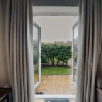 Book short let accommodation in Horley near Gatwick Airport. Our self-catering apartments in South London are fully furnished with all bills
