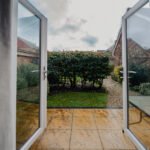 Book short let accommodation in Horley near Gatwick Airport. Our self-catering apartments in South London are fully furnished with all bills