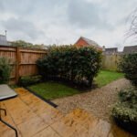 Book short let accommodation in Horley near Gatwick Airport. Our self-catering apartments in South London are fully furnished with all bills