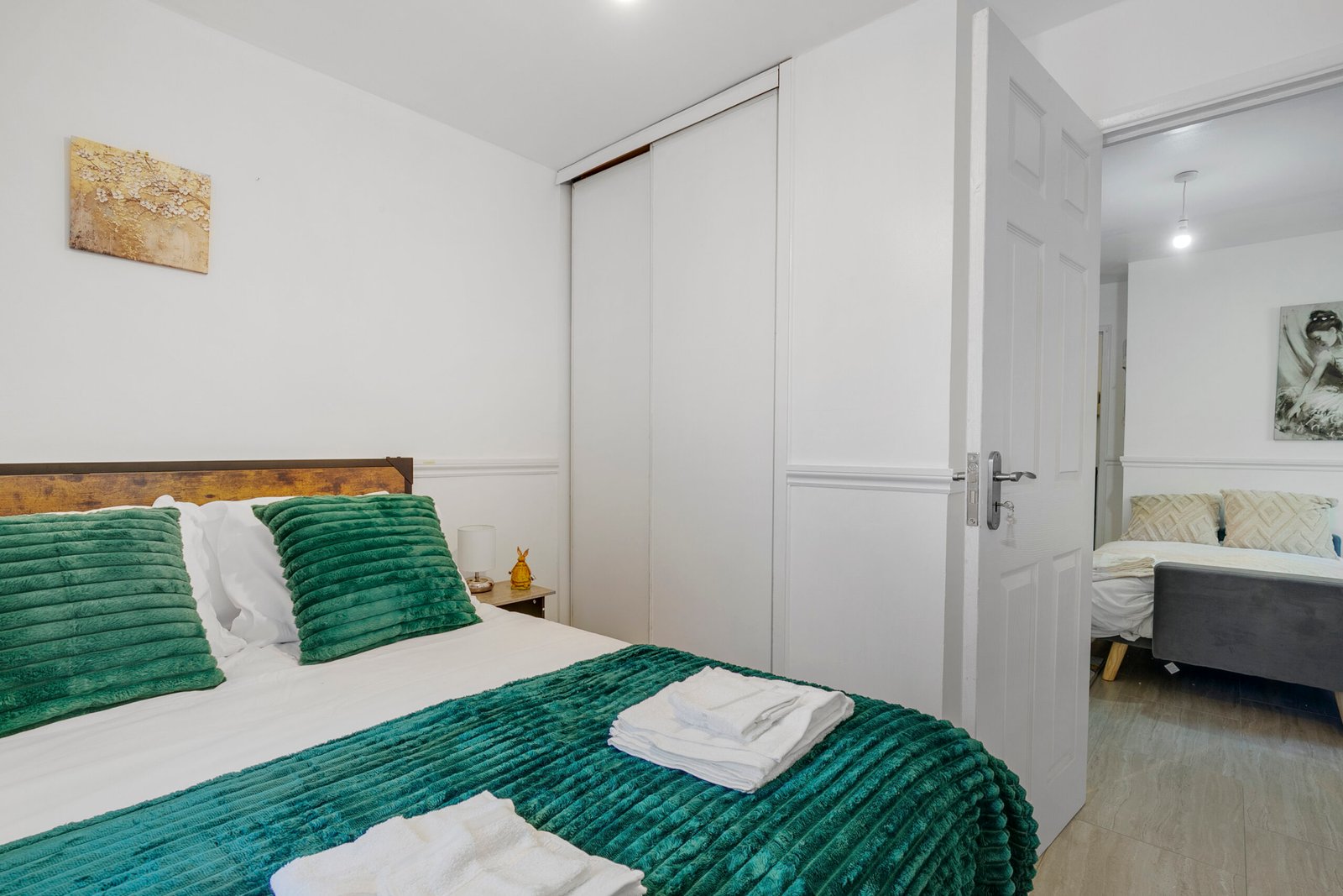 Short Lets North London – Accommodation at Tottenham Stadium Book-The-Best-Short-Lets-North-London-for-Corporate-Relocation-and-Leisure.-Our-cheap-fully-furnished-accommodation-is-near-Tottenham-Stadium.