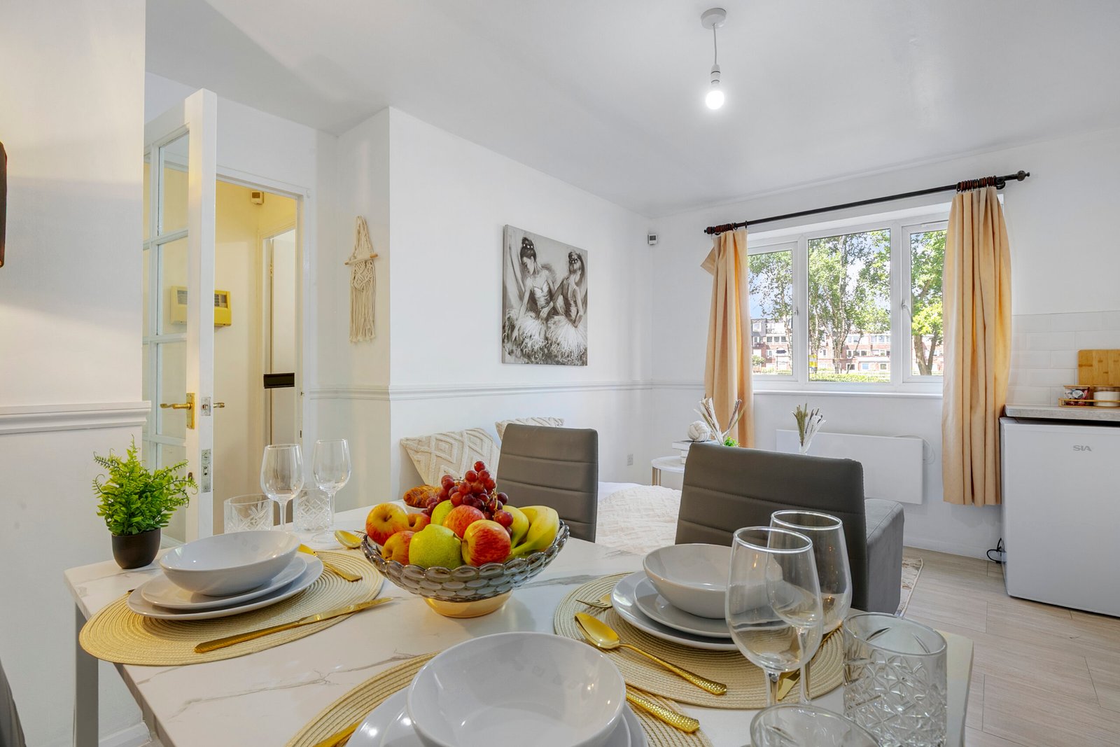 Short Lets North London – Accommodation at Tottenham Stadium Book-The-Best-Short-Lets-North-London-for-Corporate-Relocation-and-Leisure.-Our-cheap-fully-furnished-accommodation-is-near-Tottenham-Stadium.