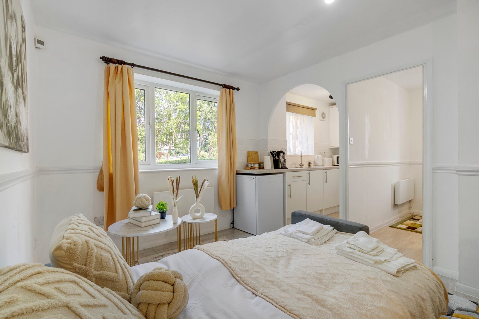 Short Lets North London – Accommodation at Tottenham Stadium Book-The-Best-Short-Lets-North-London-for-Corporate-Relocation-and-Leisure.-Our-cheap-fully-furnished-accommodation-is-near-Tottenham-Stadium.