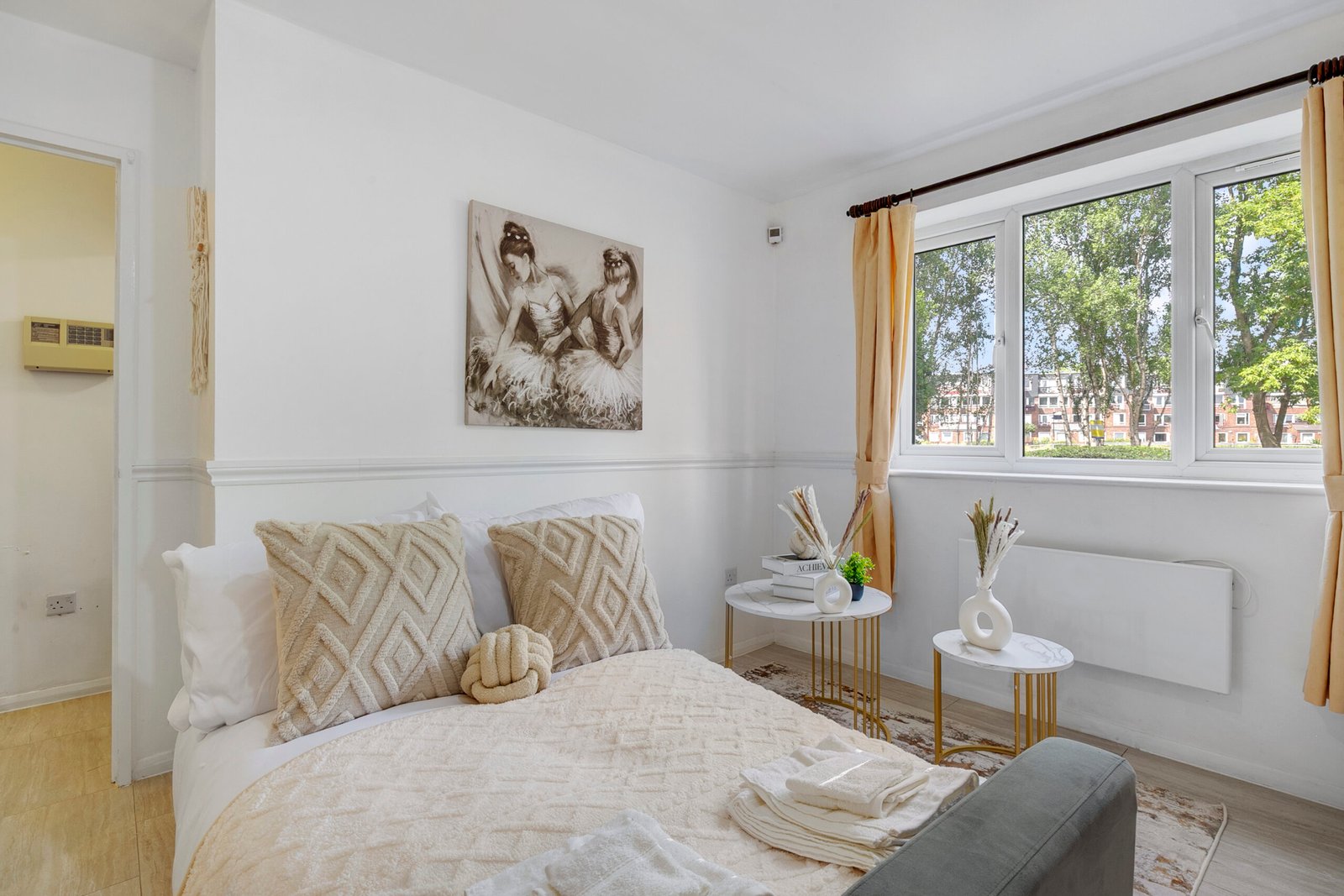 Short Lets North London – Accommodation at Tottenham Stadium Book-The-Best-Short-Lets-North-London-for-Corporate-Relocation-and-Leisure.-Our-cheap-fully-furnished-accommodation-is-near-Tottenham-Stadium.