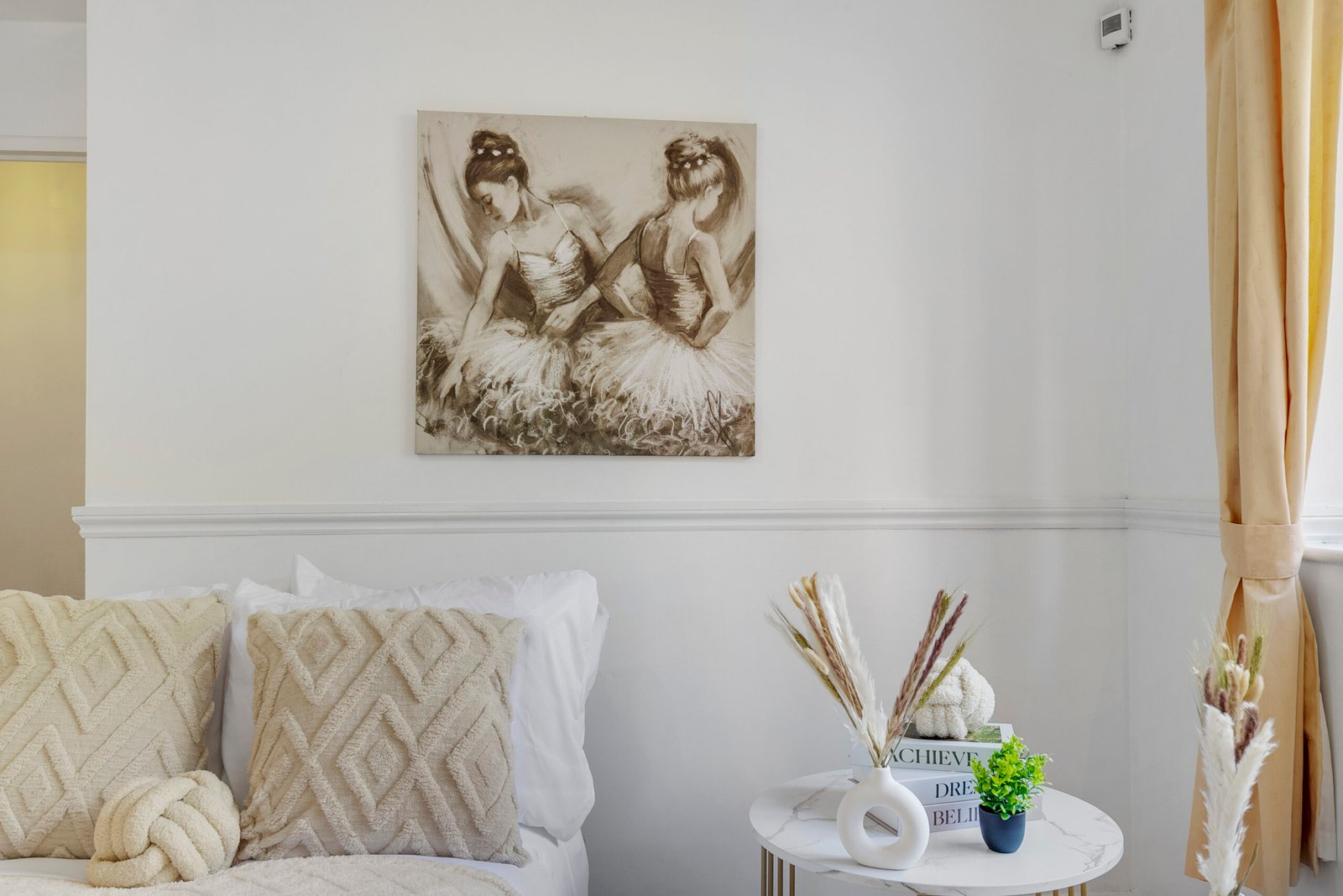 Short Lets North London – Accommodation at Tottenham Stadium Book-The-Best-Short-Lets-North-London-for-Corporate-Relocation-and-Leisure.-Our-cheap-fully-furnished-accommodation-is-near-Tottenham-Stadium.