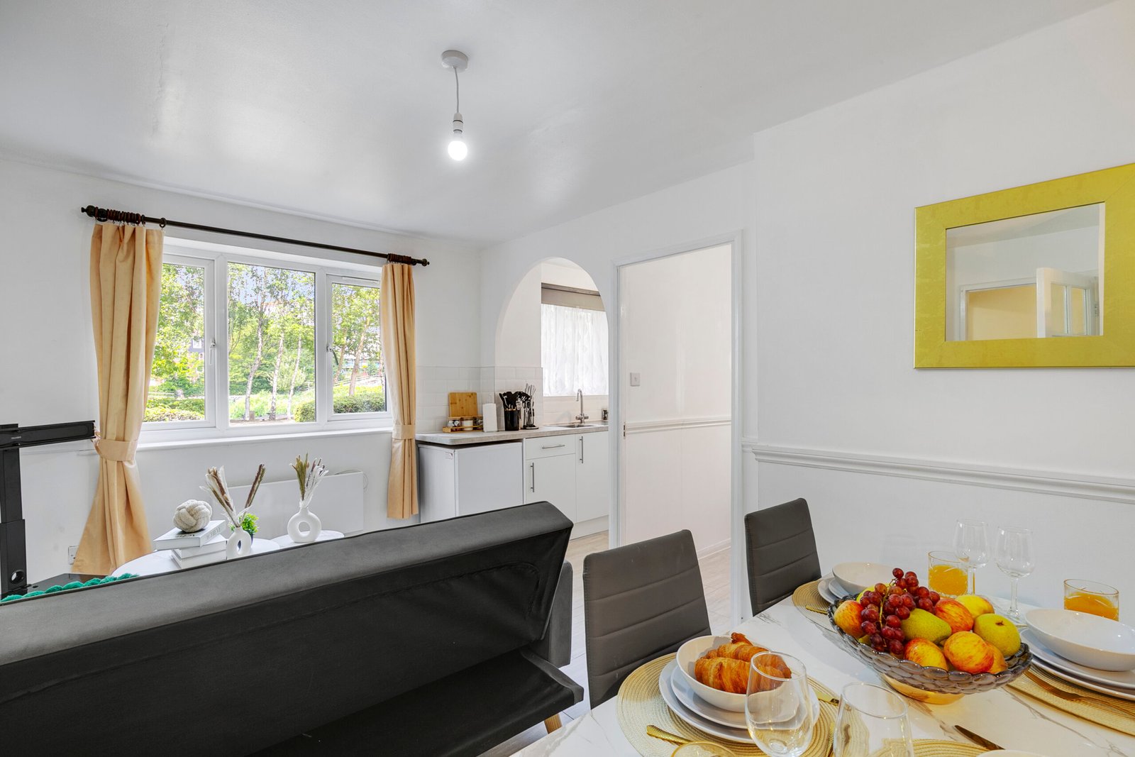 Short Lets North London – Accommodation at Tottenham Stadium Book-The-Best-Short-Lets-North-London-for-Corporate-Relocation-and-Leisure.-Our-cheap-fully-furnished-accommodation-is-near-Tottenham-Stadium.