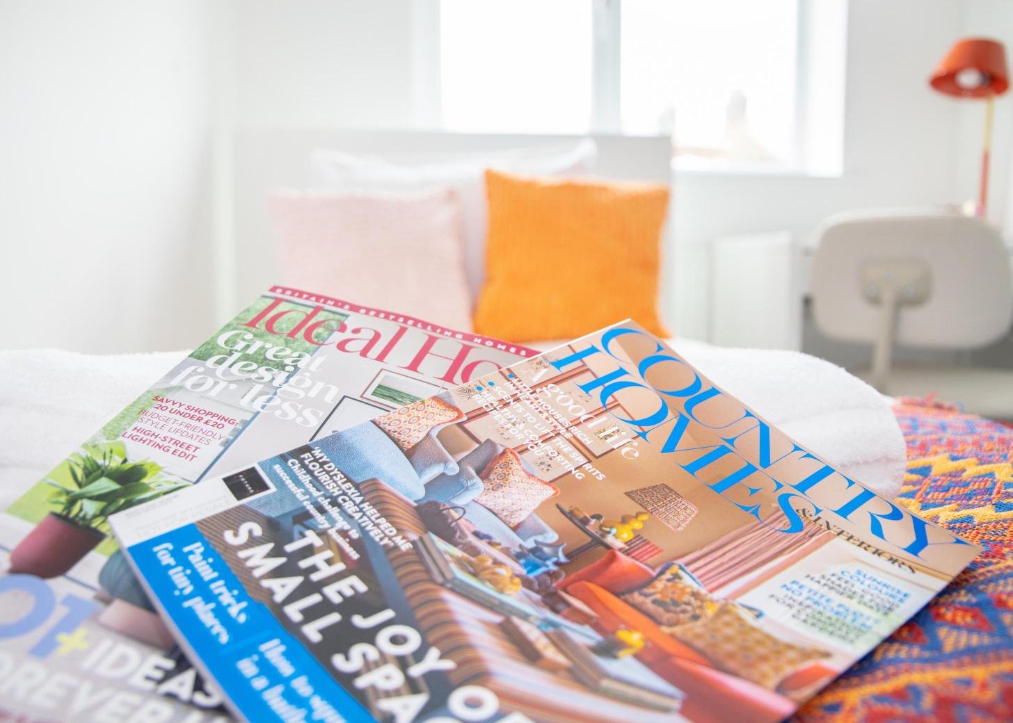 Derby Short Term Apartments near City Centre | Urban Stay Modern-short-term-apartments-in-Derby-with-parking,-WiFi,-and-great-access-to-transport-links,-local-attractions,-and-nearby-business-parks.