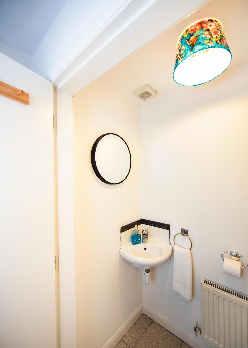 Derby Short Term Apartments near City Centre | Urban Stay Modern-short-term-apartments-in-Derby-with-parking,-WiFi,-and-great-access-to-transport-links,-local-attractions,-and-nearby-business-parks.