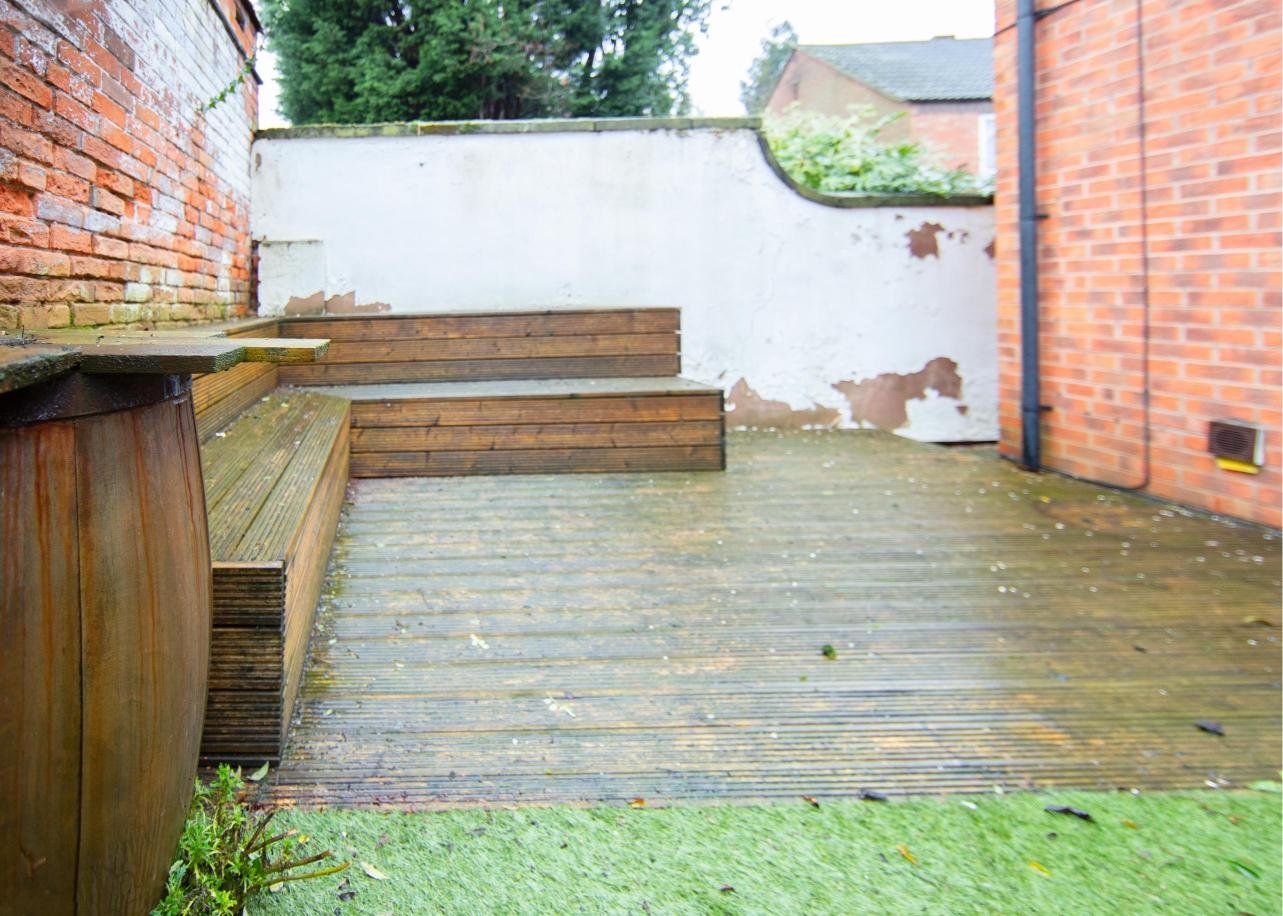 Derby Short Term Apartments near City Centre | Urban Stay Modern-short-term-apartments-in-Derby-with-parking,-WiFi,-and-great-access-to-transport-links,-local-attractions,-and-nearby-business-parks.