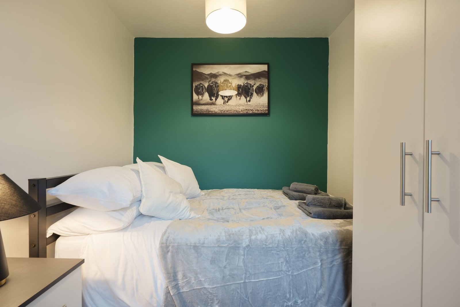 Group Accommodation Sheffield – Spacious Home | Urban Stay Spacious-5‑bed-group-accommodation-in-Sheffield-city-centre.-Ideal-for-families,-groups,-and-business-stays.-Book-with-Urban-Stay.