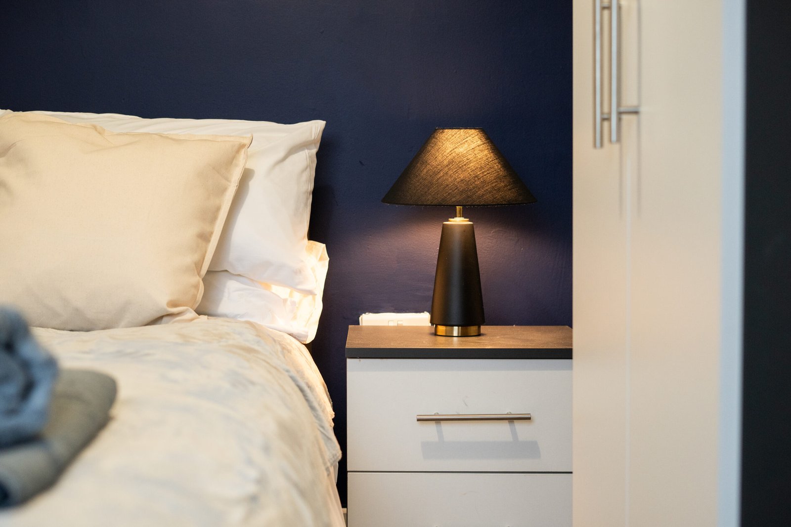 Group Accommodation Sheffield – Spacious Home | Urban Stay Spacious-5‑bed-group-accommodation-in-Sheffield-city-centre.-Ideal-for-families,-groups,-and-business-stays.-Book-with-Urban-Stay.