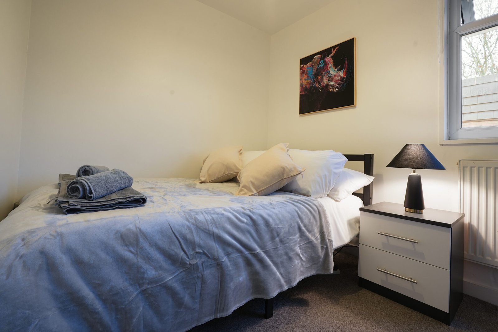 Group Accommodation Sheffield – Spacious Home | Urban Stay Spacious-5‑bed-group-accommodation-in-Sheffield-city-centre.-Ideal-for-families,-groups,-and-business-stays.-Book-with-Urban-Stay.