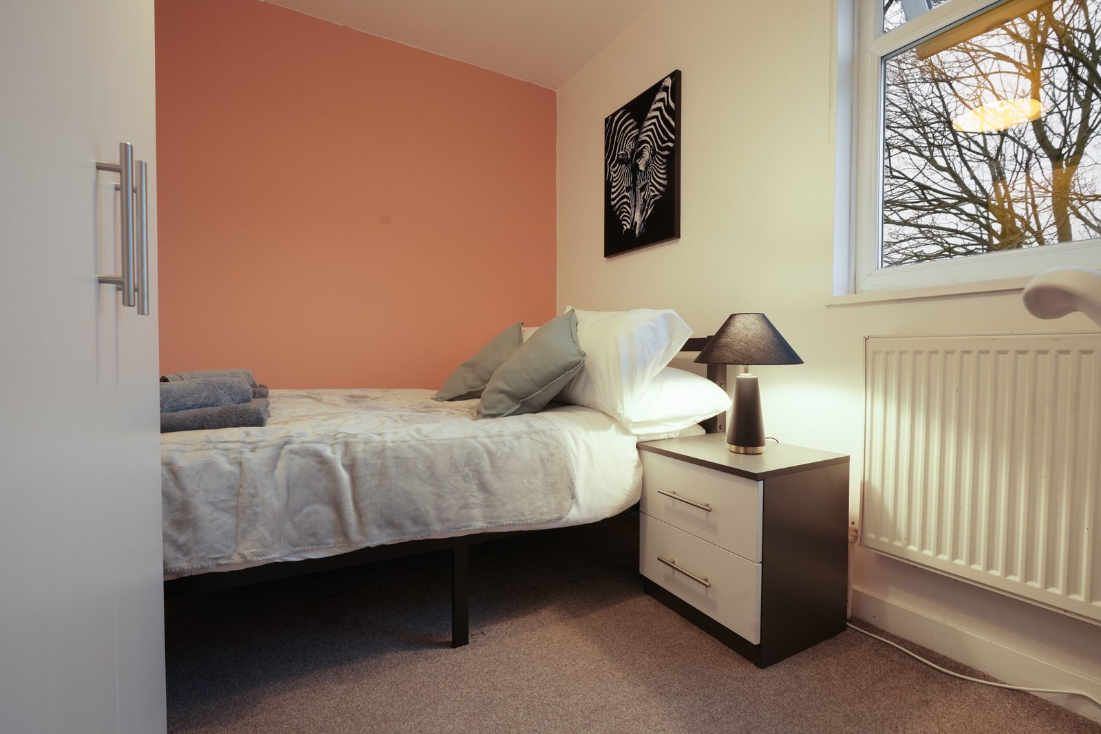Group Accommodation Sheffield – Spacious Home | Urban Stay Spacious-5‑bed-group-accommodation-in-Sheffield-city-centre.-Ideal-for-families,-groups,-and-business-stays.-Book-with-Urban-Stay.