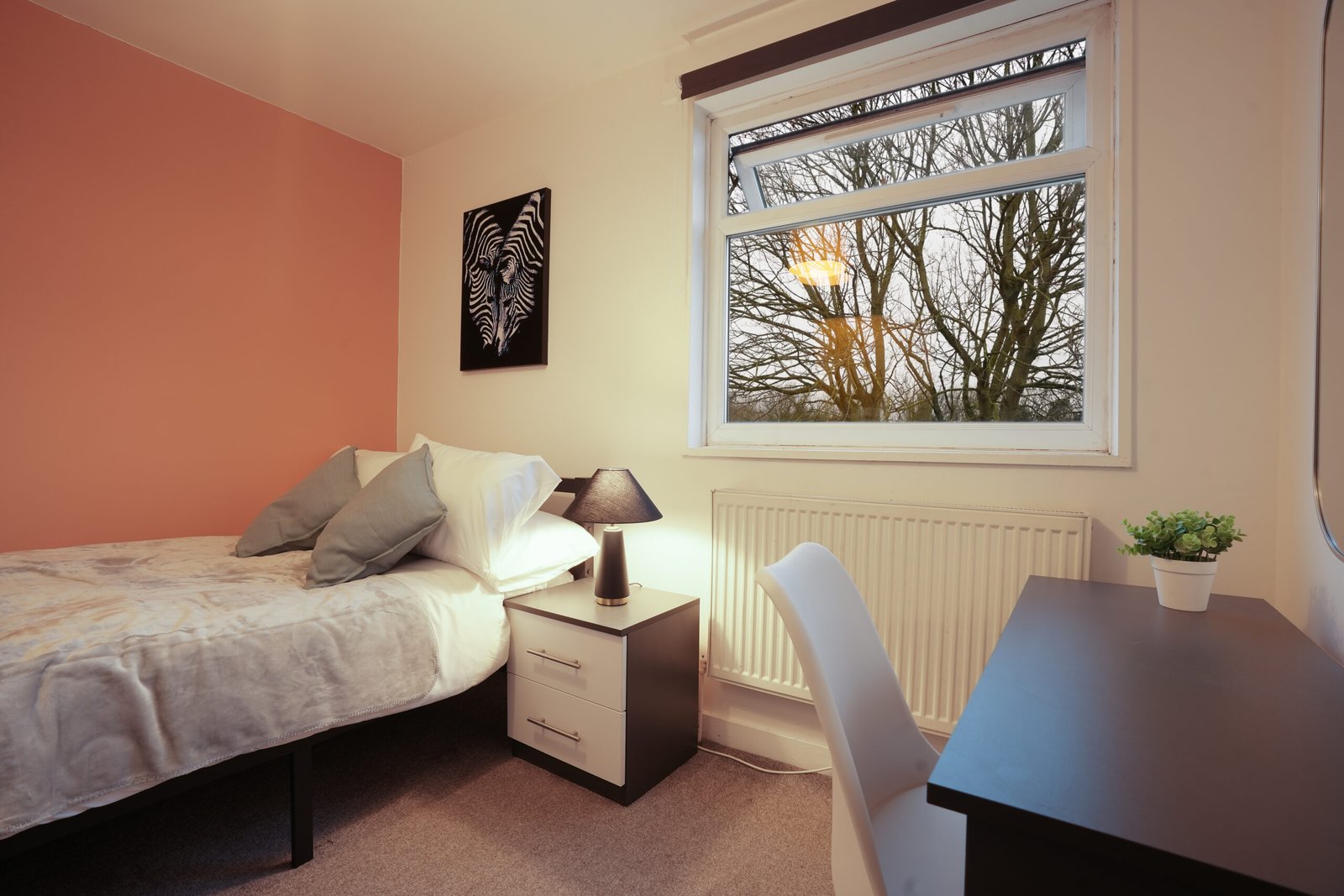 Group Accommodation Sheffield – Spacious Home | Urban Stay Spacious-5‑bed-group-accommodation-in-Sheffield-city-centre.-Ideal-for-families,-groups,-and-business-stays.-Book-with-Urban-Stay.
