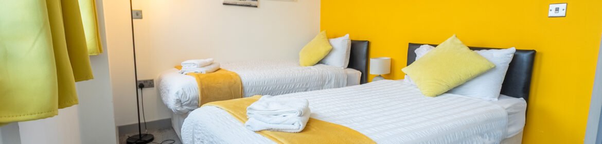 Comfortable Short Let Rentals Leeds in Yeadon near Leeds Bradford Airport, with easy access to transport links & local attractions.