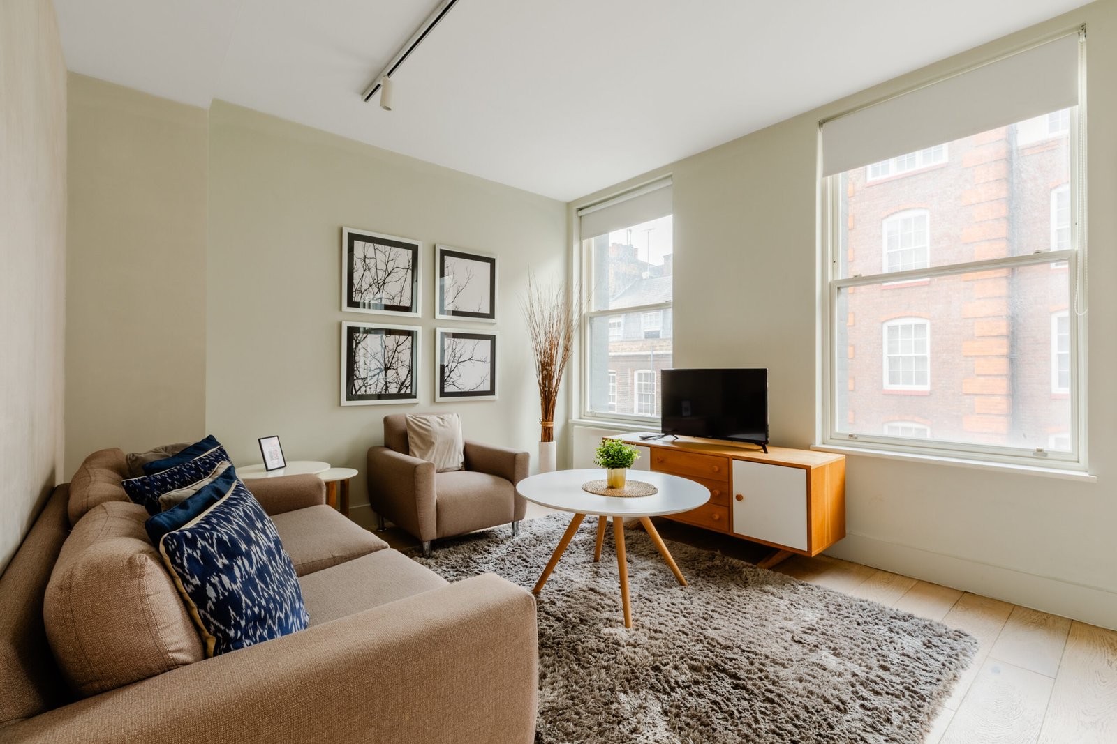 Accommodation Near Holborn – Central London Short Lets Book-Central-London-hotel-alternatives-with-our-serviced-accommodation-near-Holborn.-Our-short-let-apartments-are-fully-furnished-to-move-in!