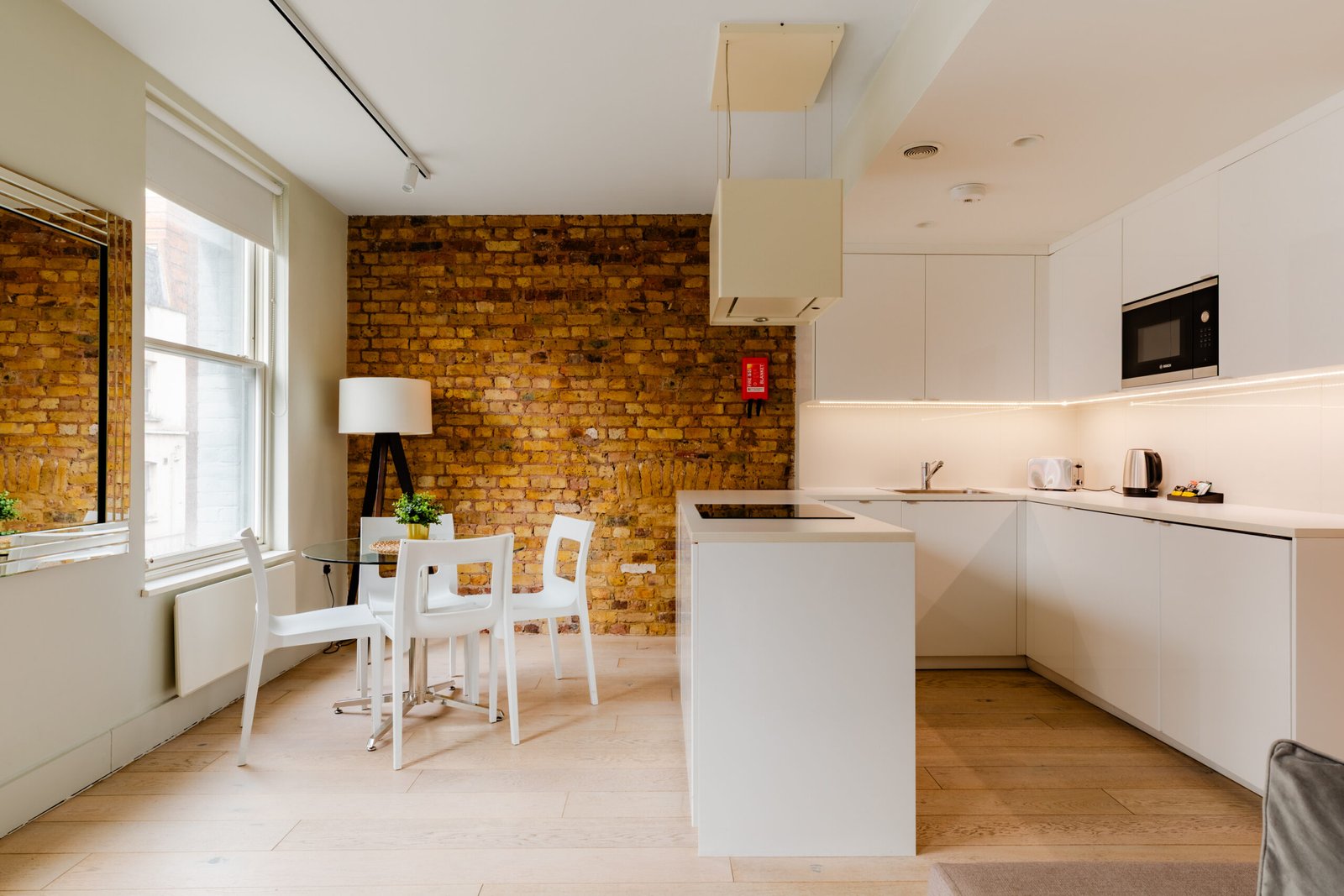 Accommodation Near Holborn – Central London Short Lets Book-Central-London-hotel-alternatives-with-our-serviced-accommodation-near-Holborn.-Our-short-let-apartments-are-fully-furnished-to-move-in!