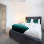 Relax in a peaceful Bedford home in Biddenham. Enjoy a private garden, driveway parking, and quick access to the M1 and town centre.