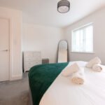 Relax in a peaceful Bedford home in Biddenham. Enjoy a private garden, driveway parking, and quick access to the M1 and town centre.