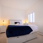 Short Let Apartments Bedford are a cheap hotel alternative for extended stays and corporate rentals. Book modern holiday home in Bedfordshire!