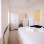 Short Let Apartments Bedford are a cheap hotel alternative for extended stays and corporate rentals. Book modern holiday home in Bedfordshire!