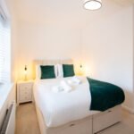 Short Let Apartments Bedford are a cheap hotel alternative for extended stays and corporate rentals. Book modern holiday home in Bedfordshire!