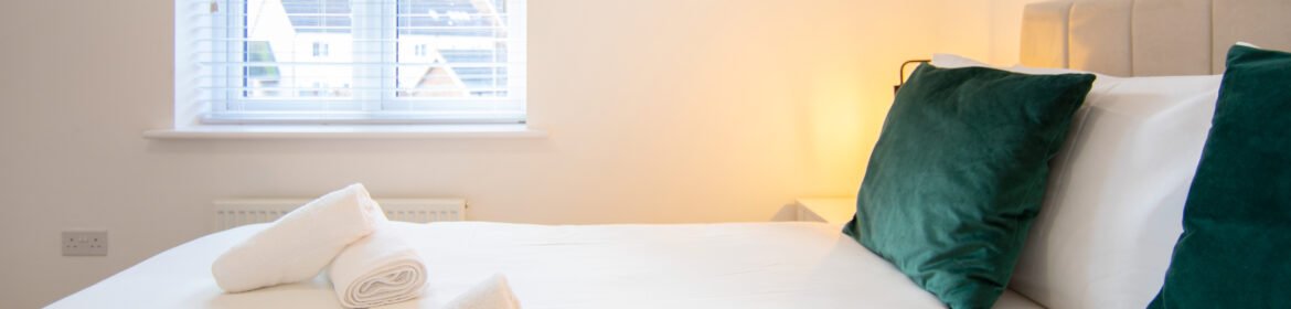 Short Let Apartments Bedford are a cheap hotel alternative for extended stays and corporate rentals. Book modern holiday home in Bedfordshire!