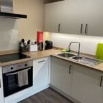 Leeds Short Let Apartments near Leeds Train Station, Trinity Leeds and major business hubs. Ideal for business & leisure stays Book Now.