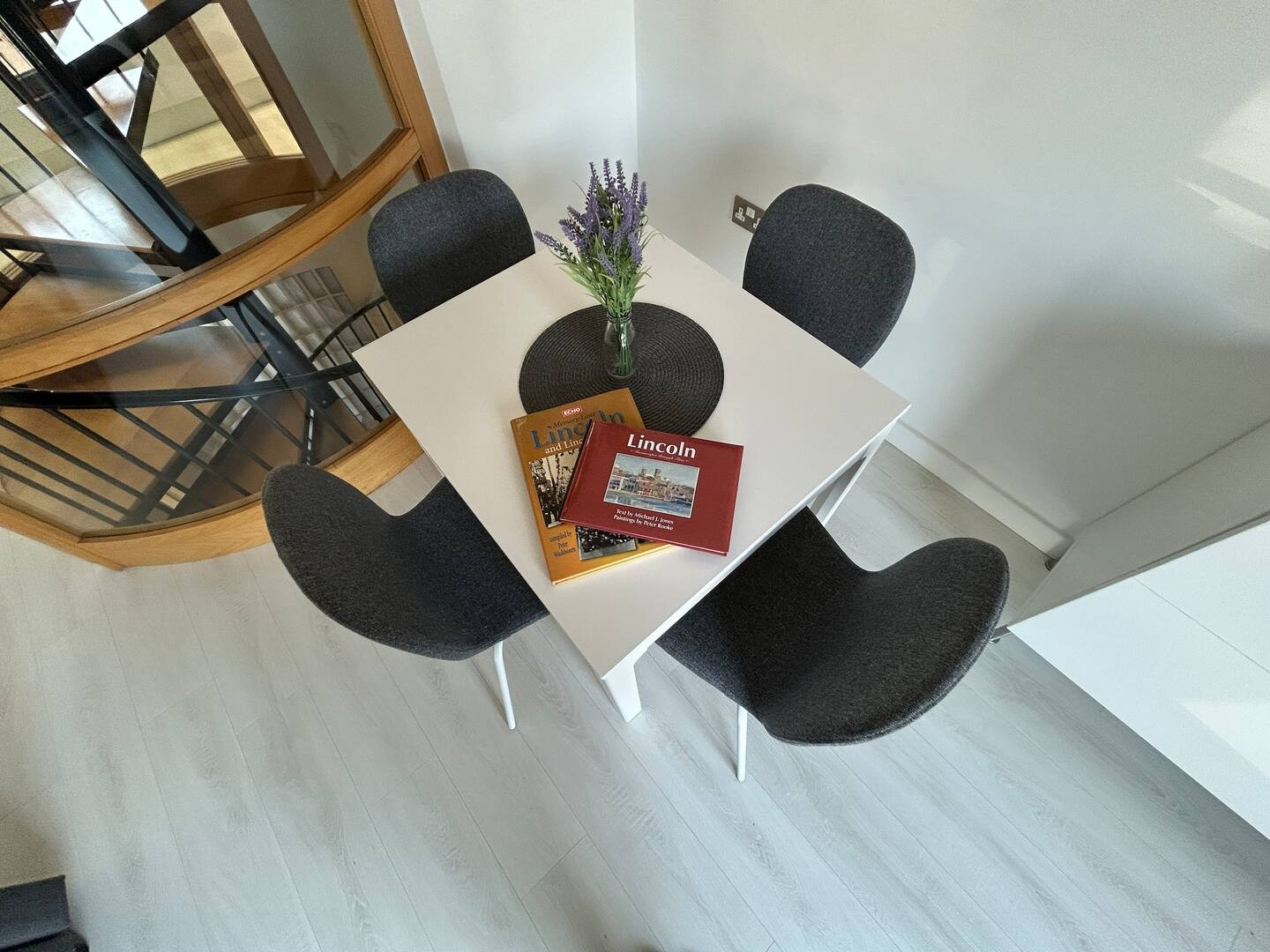 Short Let Accommodation Lincoln – Hotel Apartments East Midlands Short-Let-Accommodation-Lincoln-for-one-week,-one-month-or-more.-Our-holiday-apartments-and-corporate-lets-are-cheaper-than-hotels!-Book-now