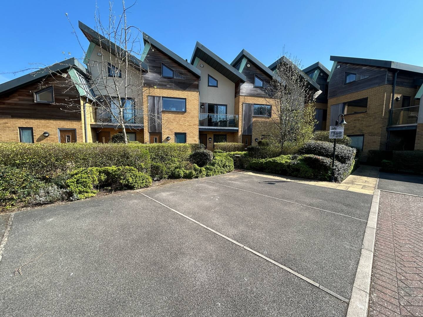 Short Let Accommodation Lincoln – Hotel Apartments East Midlands Short-Let-Accommodation-Lincoln-for-one-week,-one-month-or-more.-Our-holiday-apartments-and-corporate-lets-are-cheaper-than-hotels!-Book-now