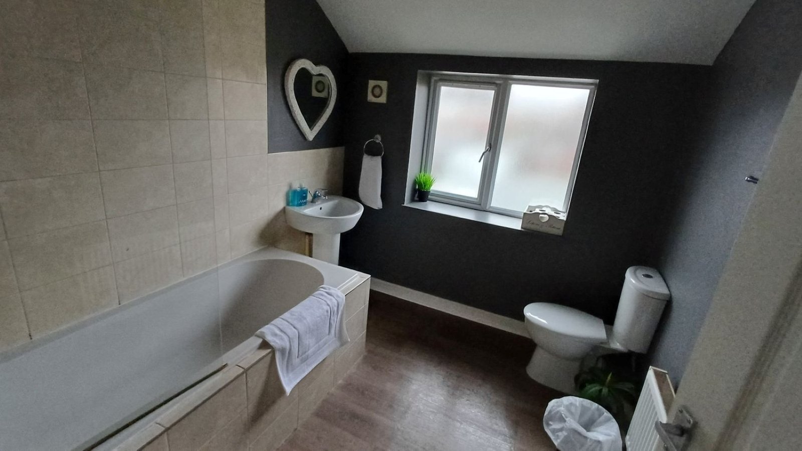 rn_image_picker_lib_temp_c8915c66-e6f3-483f-b4d9-91eaaa17fe37