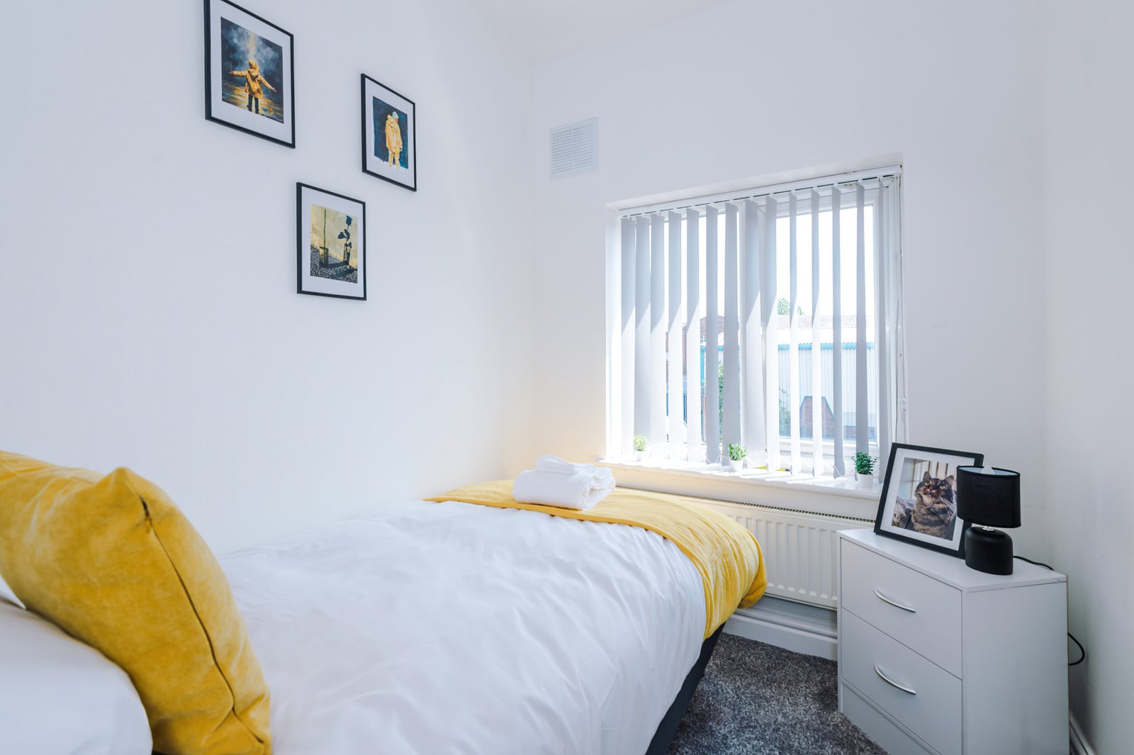 Holiday Rentals Salford | Short Let Apartments Near Manchester Book-Holiday-Rentals-Salford-near-MediaCityUK,-Old-Trafford,-and-Manchester-City-Centre.-Ideal-for-contractor-accommodation-or-group-stays,-and-serviced-apartments
