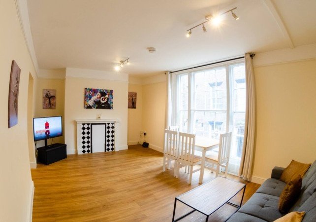 Holiday Homes Suffolk | Short Let Serviced Apartments Ipswich Book-holiday-homes-Suffolk-for-1-week,-1-month-or-more.-Northgate-Street-Serviced-Apartment-Ipswich-offers-cheap-hotel-alternatives