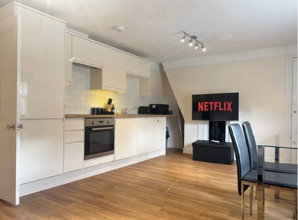 Book Ipswich accommodation in a modern city centre short let apartment. Ideal for extended stays and corporate relocation business or leisure