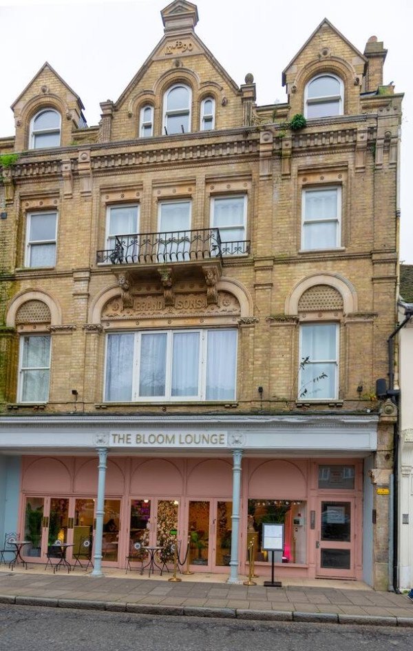 Holiday Apartments in Ipswich – Short Let Rentals Suffolk Stay-at-Holiday-Apartments-in-Ipswich-for-cheaper-than-hotels!-Our-self-catering-accommodation-in-Suffolk-is-available-for-1-week-or-1-month