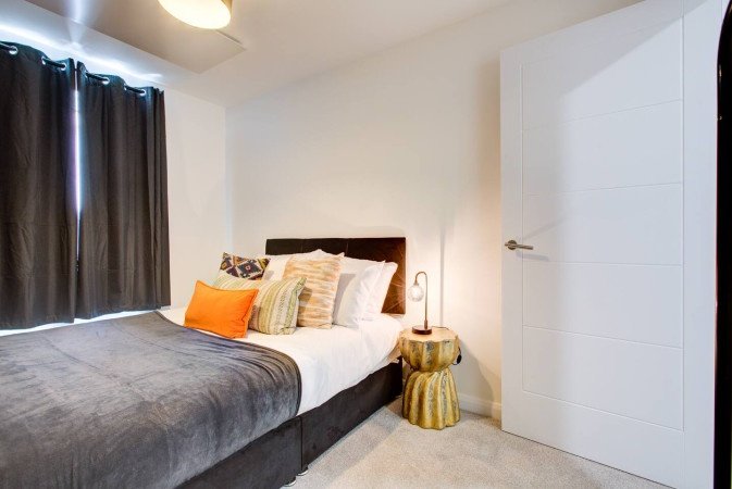 Holiday Apartments Essex – Corporate Accommodation UK Book-Holiday-Apartments-Essex-for-family-and-business-stays.-Stylish-self-catering-accommodation-with-parking-&-excellent-transport-links.