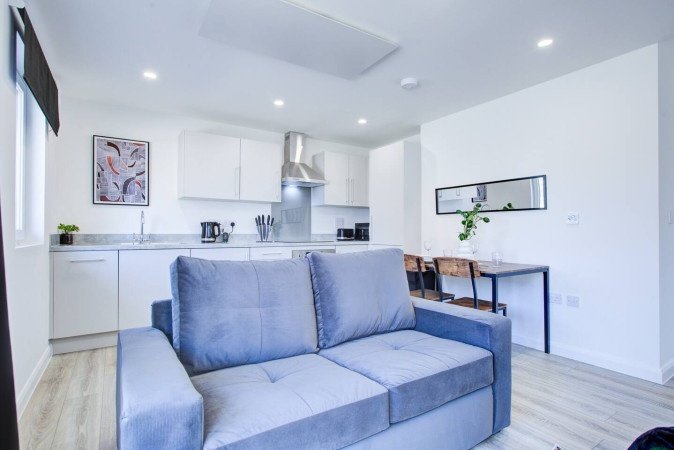 Holiday Apartments Essex – Corporate Accommodation UK Book-Holiday-Apartments-Essex-for-family-and-business-stays.-Stylish-self-catering-accommodation-with-parking-&-excellent-transport-links.