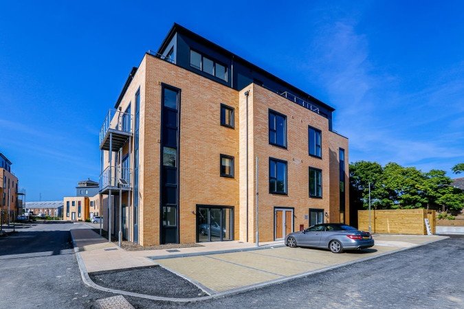Holiday Apartments Essex – Corporate Accommodation UK Book-Holiday-Apartments-Essex-for-family-and-business-stays.-Stylish-self-catering-accommodation-with-parking-&-excellent-transport-links.