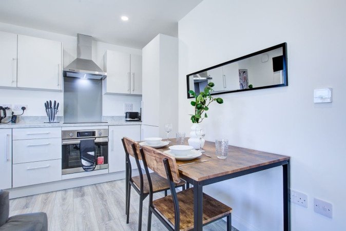 Holiday Apartments Essex – Corporate Accommodation UK Book-Holiday-Apartments-Essex-for-family-and-business-stays.-Stylish-self-catering-accommodation-with-parking-&-excellent-transport-links.
