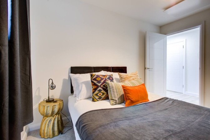 Holiday Apartments Essex – Corporate Accommodation UK Book-Holiday-Apartments-Essex-for-family-and-business-stays.-Stylish-self-catering-accommodation-with-parking-&-excellent-transport-links.