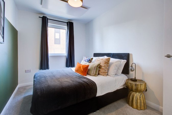 Holiday Apartments Essex – Corporate Accommodation UK Book-Holiday-Apartments-Essex-for-family-and-business-stays.-Stylish-self-catering-accommodation-with-parking-&-excellent-transport-links.