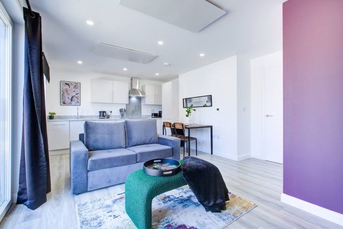 Holiday Apartments Essex – Corporate Accommodation UK Book-Holiday-Apartments-Essex-for-family-and-business-stays.-Stylish-self-catering-accommodation-with-parking-&-excellent-transport-links.