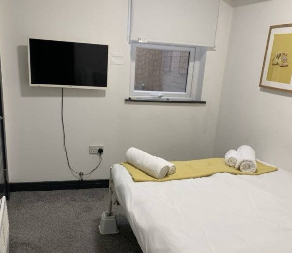 Stay at Holiday Apartments Sunderland. Book Short Let Rentals in Tyre and Wear with WiFi, parking, and easy access to transport links & business hubs.