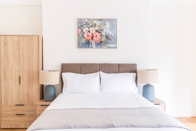 Stay at Holiday Apartments Hastings near the beach. Book Short Let Rentals and Hotel Style Accommodation for Business Travel and Groups