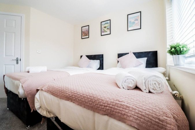 Accommodation in Woolwich | Short Let Apartments East London Book-accommodation-in-Woolwich-with-free-parking,-WiFi,-and-Elizabeth-Line-access.-Stay-near-London,-Canary-Wharf,-and-Heathrow-Airport.