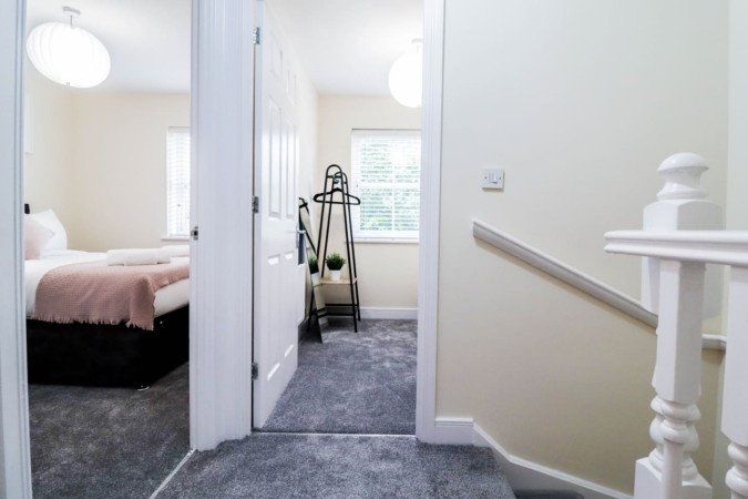 Accommodation in Woolwich | Short Let Apartments East London Book-accommodation-in-Woolwich-with-free-parking,-WiFi,-and-Elizabeth-Line-access.-Stay-near-London,-Canary-Wharf,-and-Heathrow-Airport.